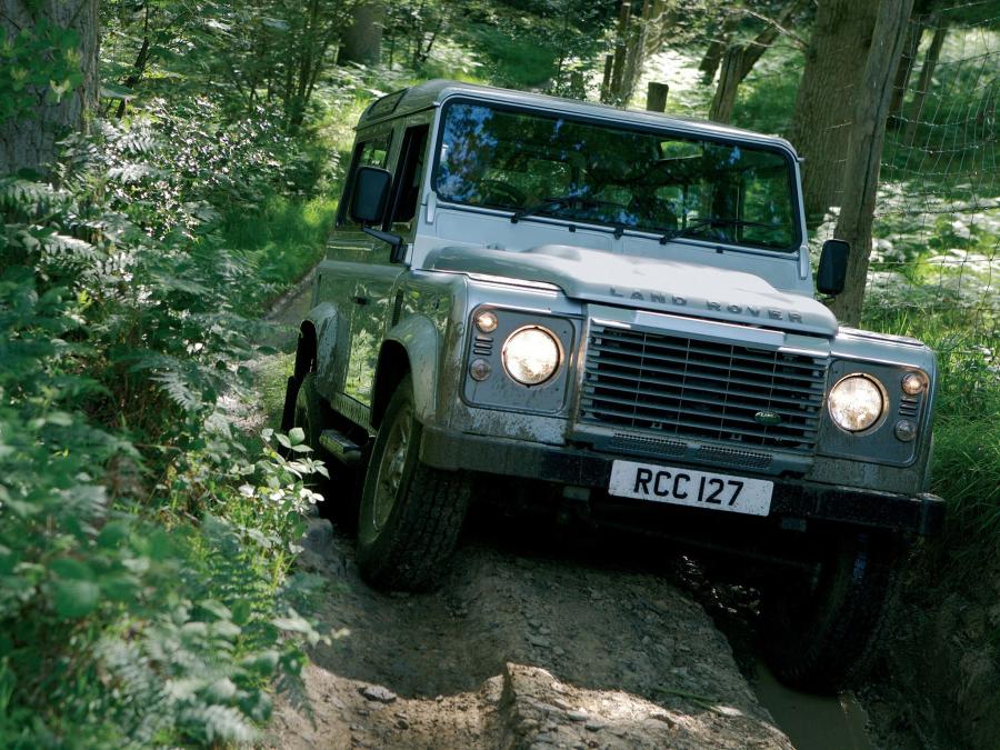  Land Rover Defender 90 Station Wagon 2007 года  (фото 9 из 14)